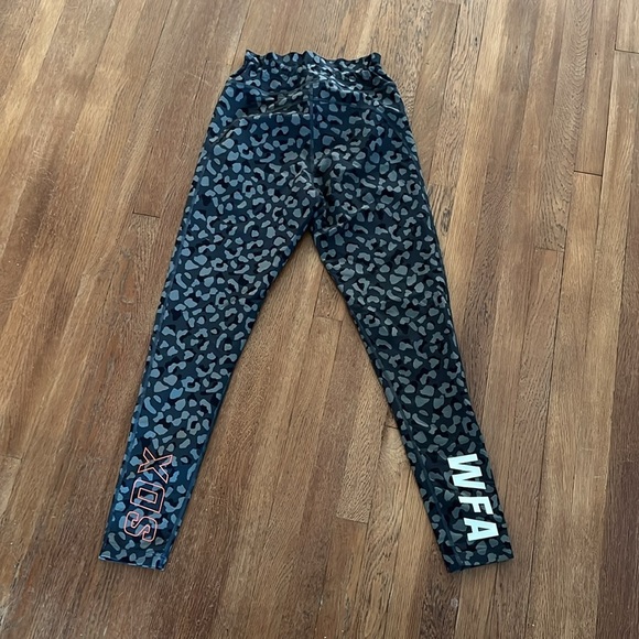 Sarah’s Day x White Fox Activewear SDX WFA Camo Leggings - Picture 5 of 5